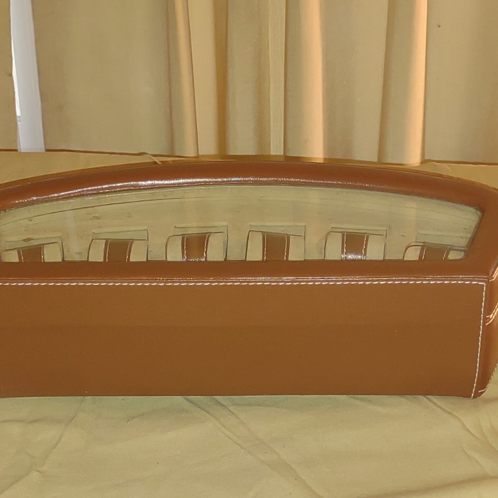 Watch case - Picture 8 of 15